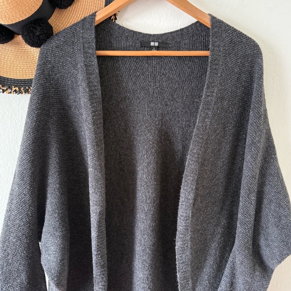 Uniqlo Gray Soufflé Yarn Oversized Cocoon Cardigan Wool Sweater Size Small - Picture 7 of 12